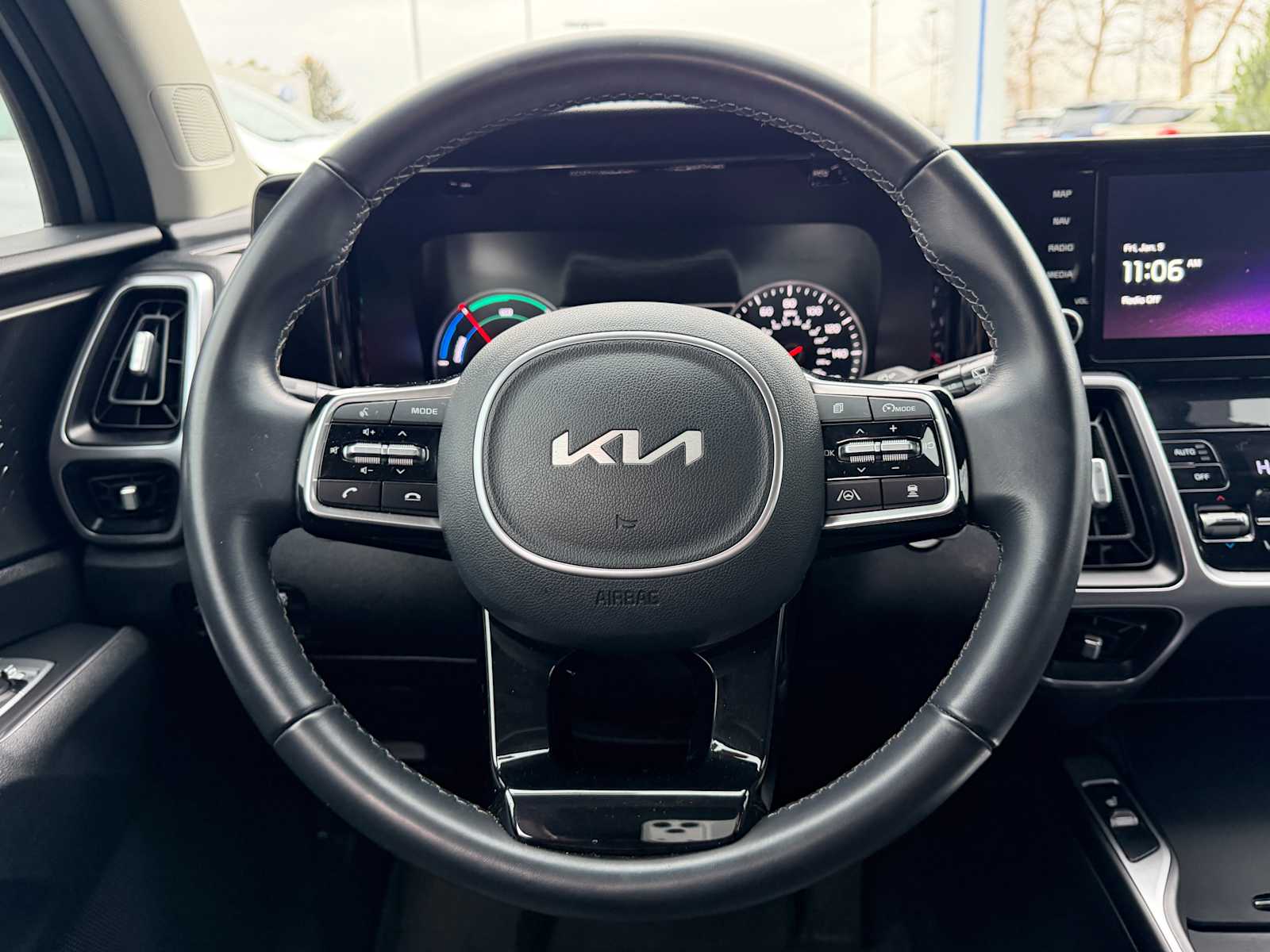 Thumbnail: 2023 Kia Sorento - 13