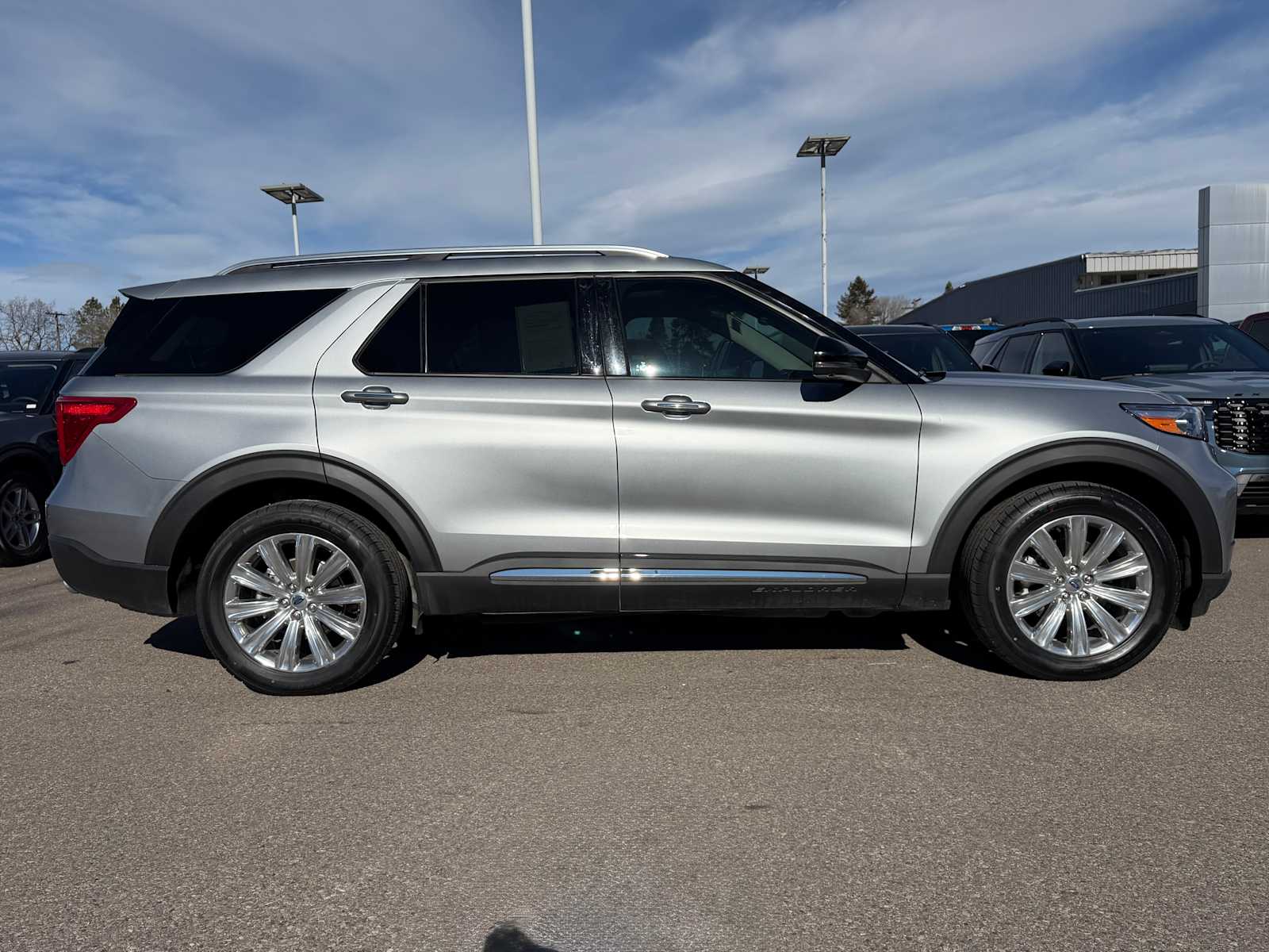 Thumbnail: 2022 Ford Explorer - 6