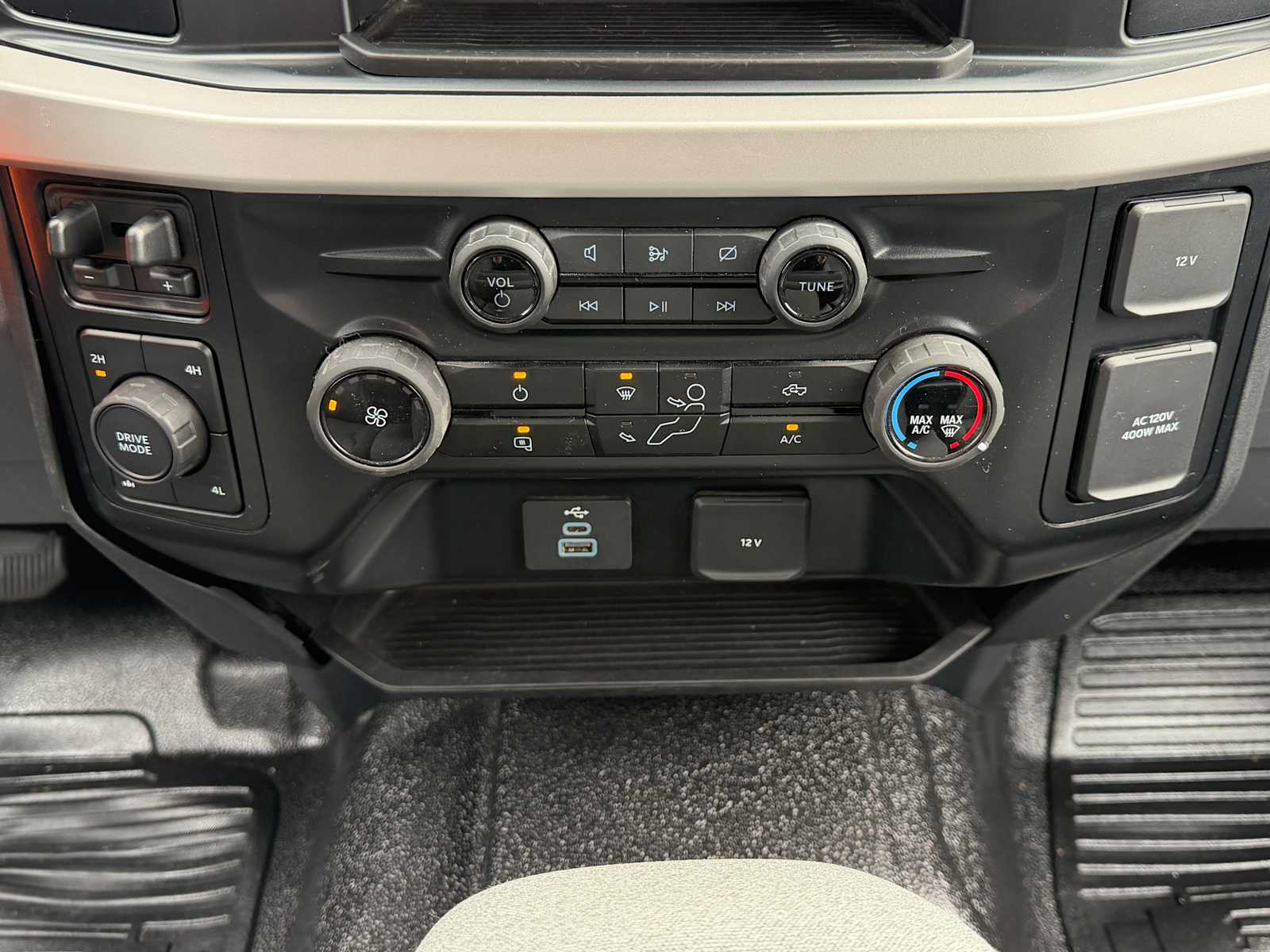 Thumbnail: 2024 Ford Econoline - 19