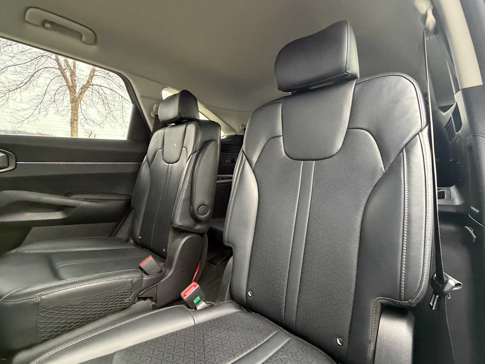 Thumbnail: 2023 Kia Sorento - 23