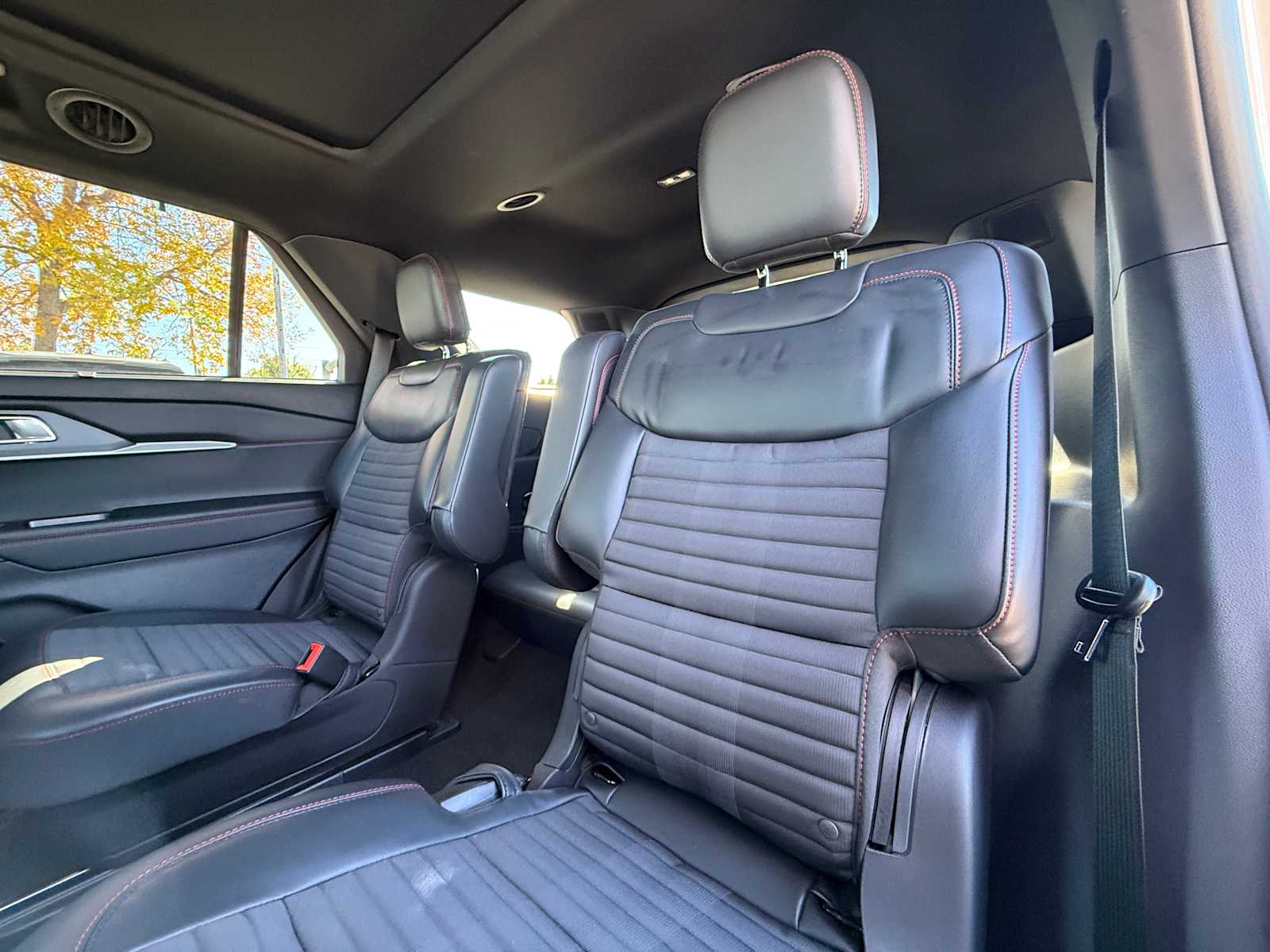 Thumbnail: 2025 Ford Explorer - 27