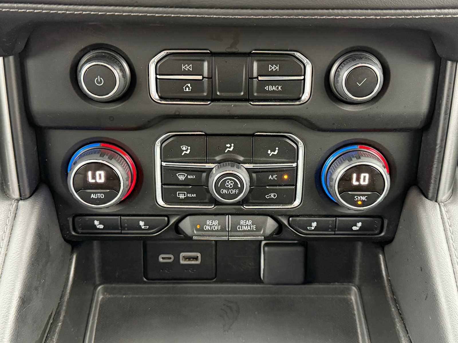 Thumbnail: 2023 Chevrolet Tahoe - 18