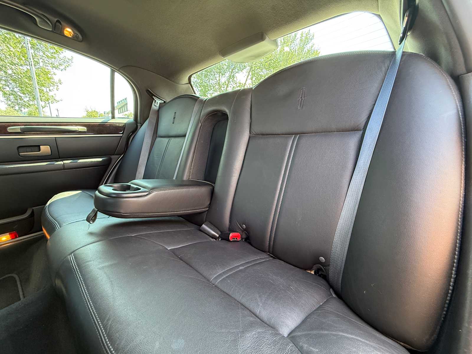 Thumbnail: 2009 Lincoln Town Car - 23