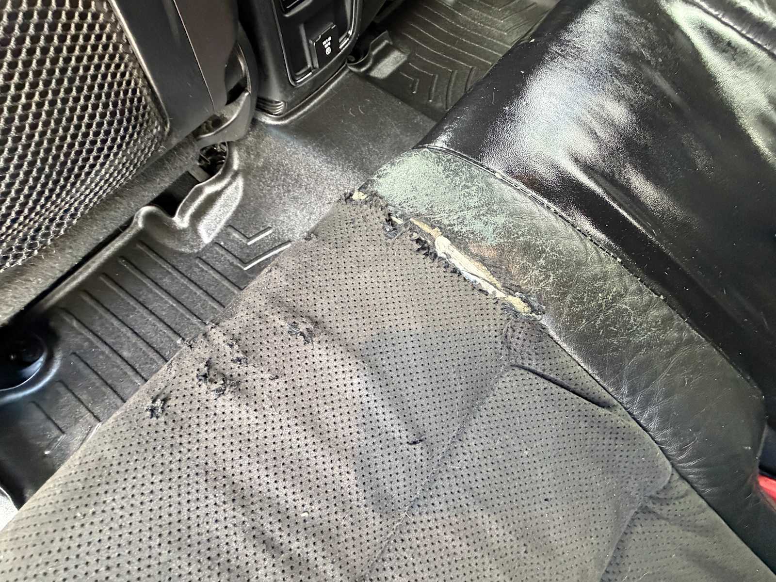 Thumbnail: 2021 Jeep Grand Cherokee - 27