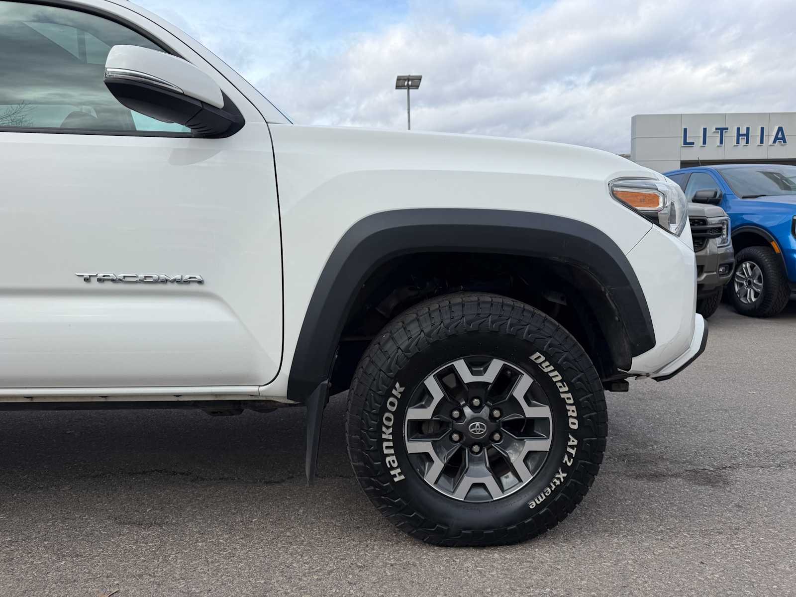 Thumbnail: 2017 Toyota Tacoma - 5