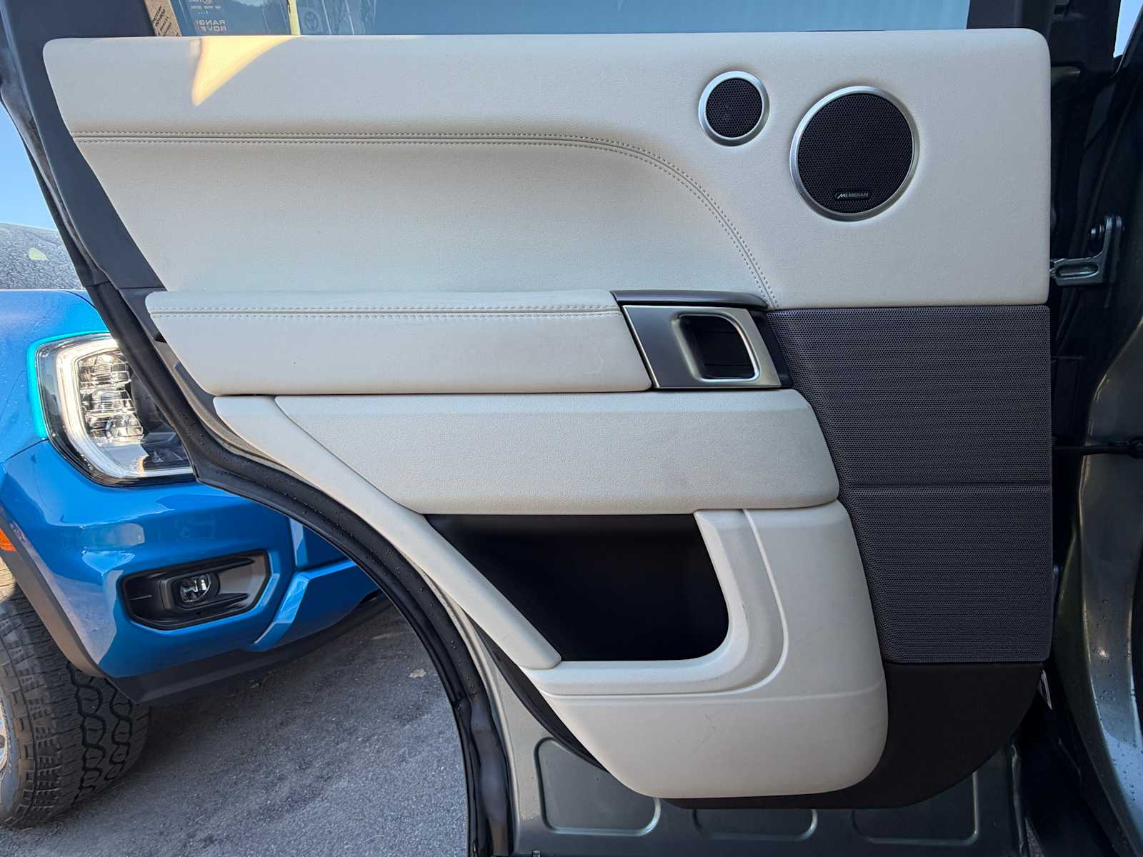 Thumbnail: 2017 Land Rover Range Rover Sport - 23