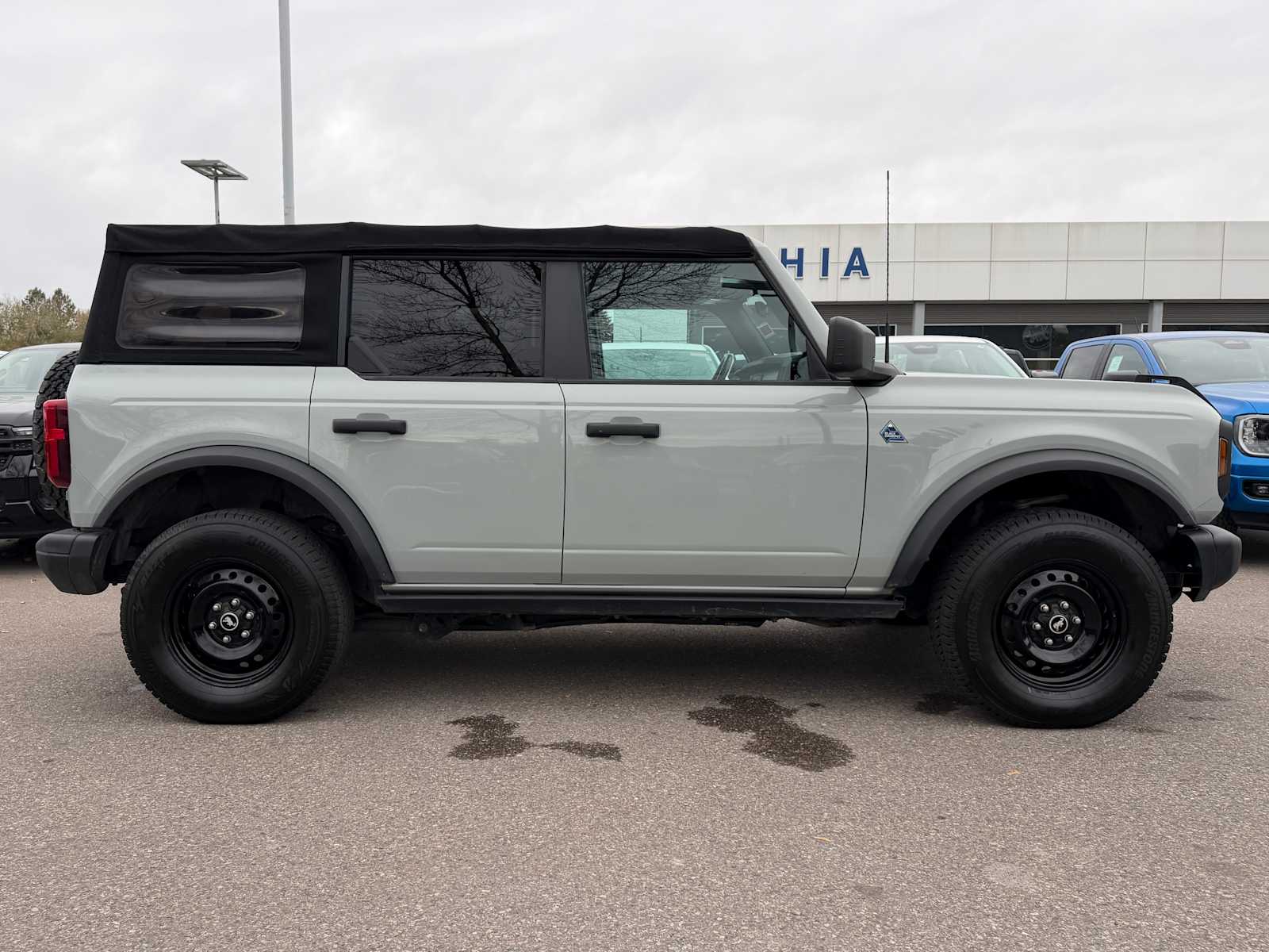 Thumbnail: 2022 Ford Bronco - 6