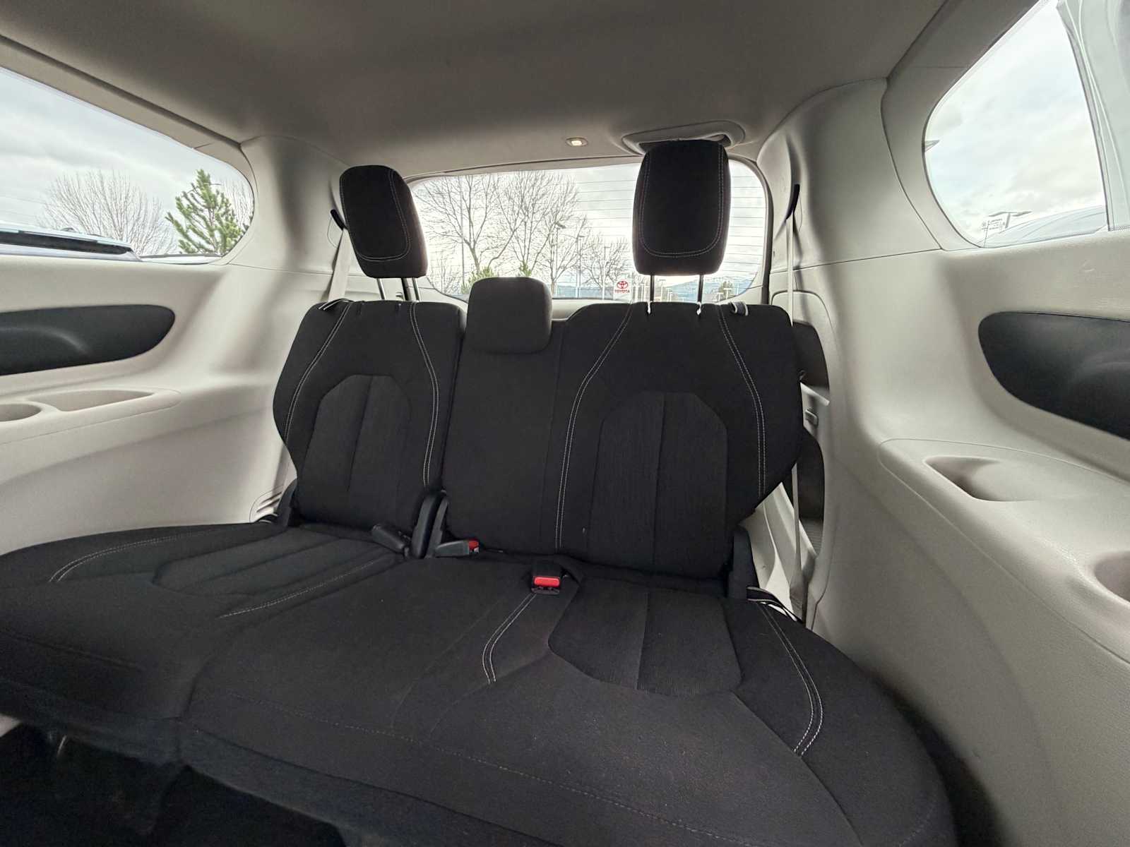 Thumbnail: 2023 Chrysler Voyager - 24