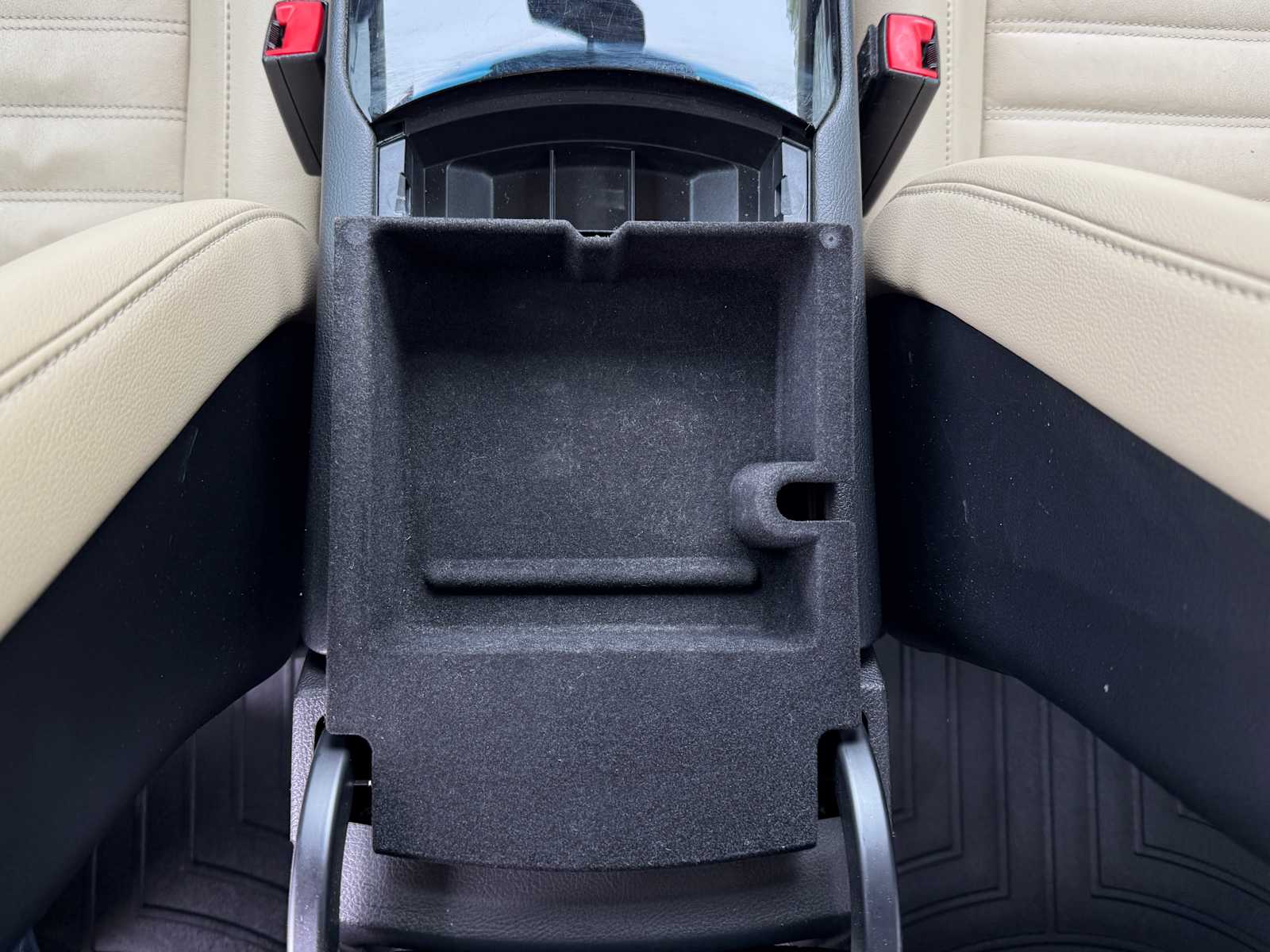 Thumbnail: 2015 Ford Edge - 24