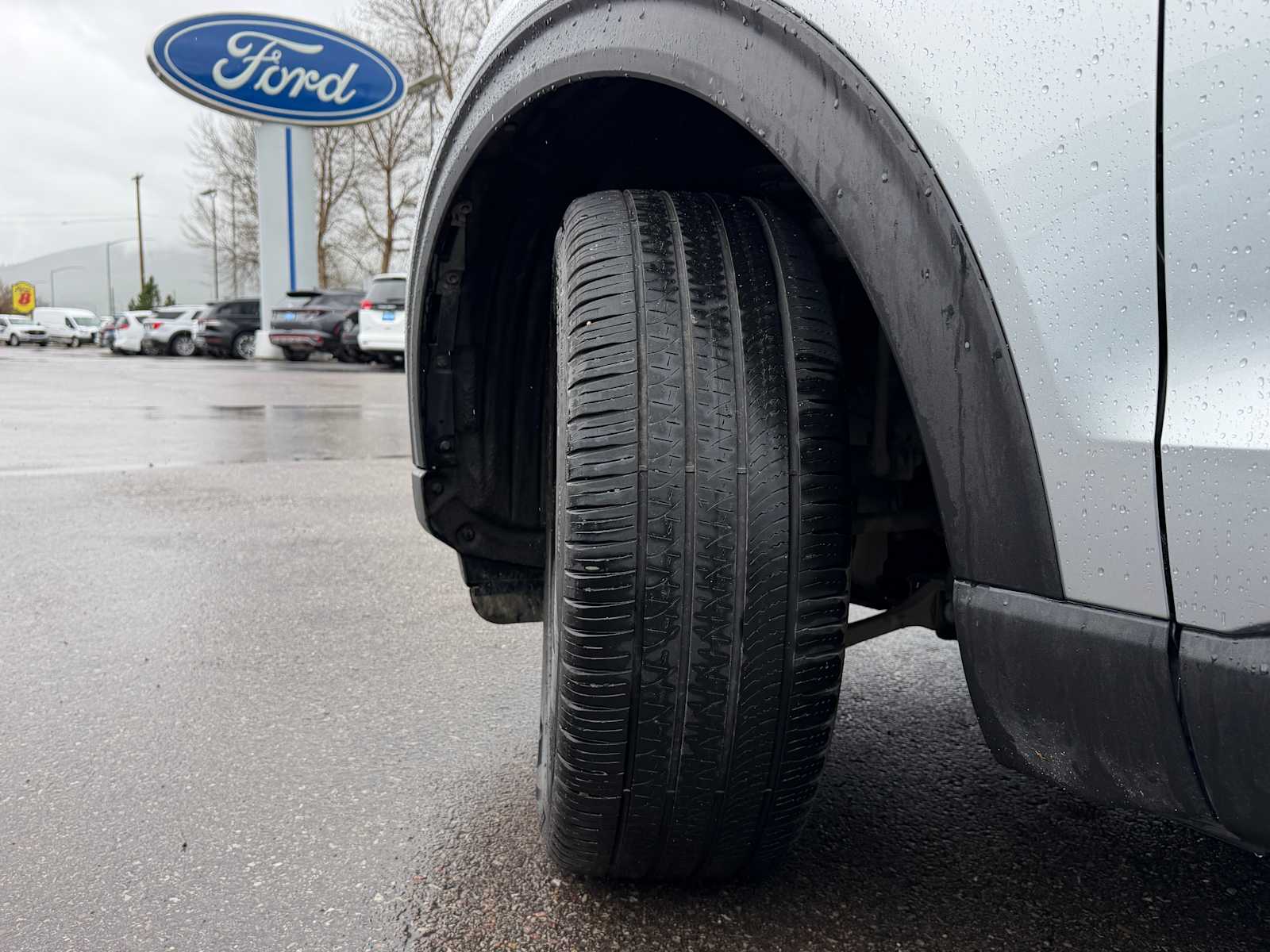 Thumbnail: 2023 Ford Explorer - 32