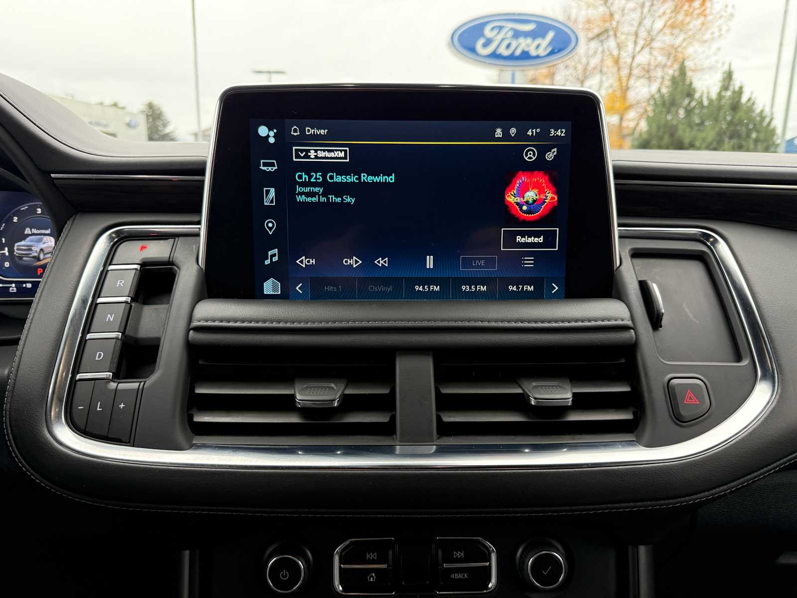 Thumbnail: 2023 Chevrolet Tahoe - 17