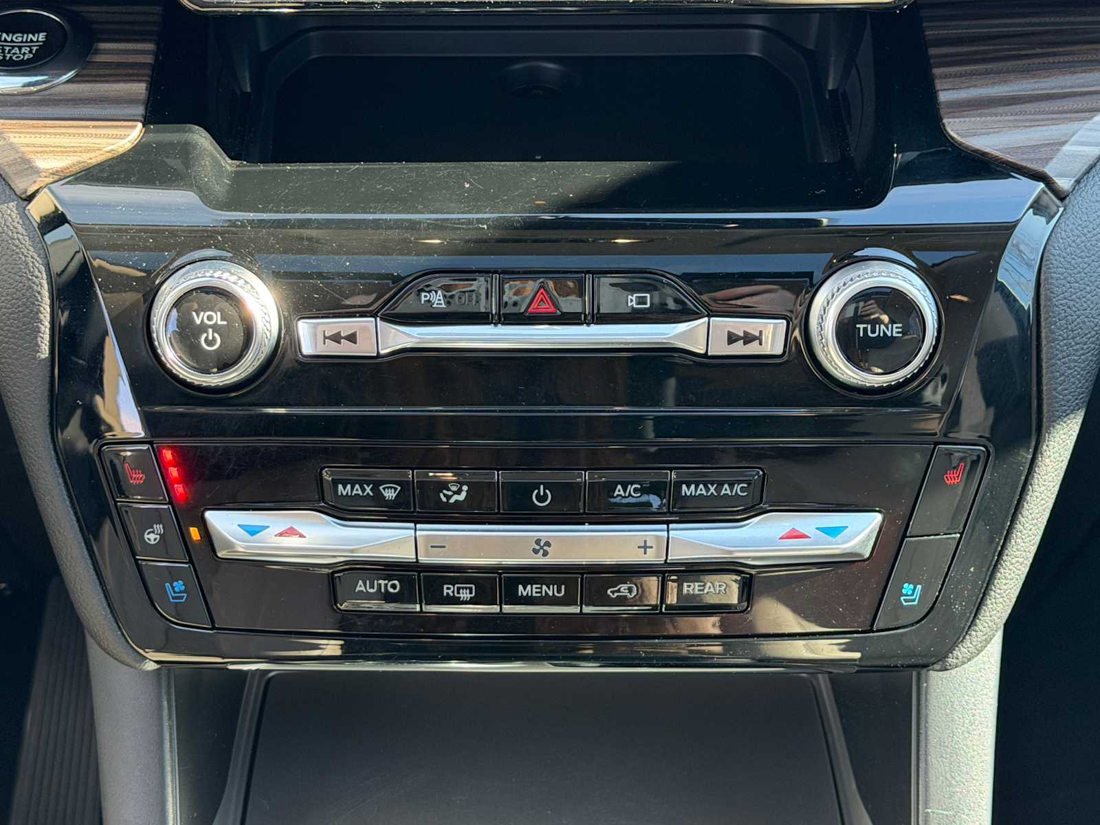 Thumbnail: 2022 Ford Explorer - 18