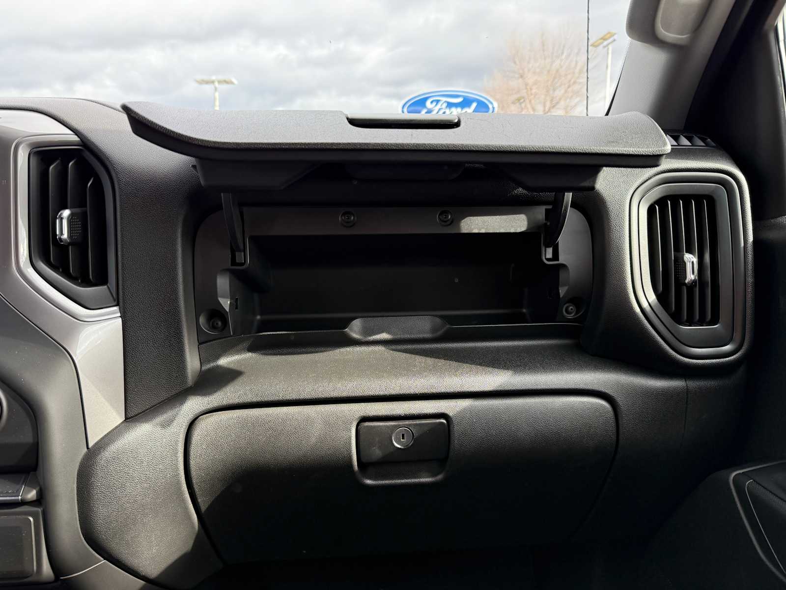 Thumbnail: 2019 Chevrolet Silverado 1500 - 23