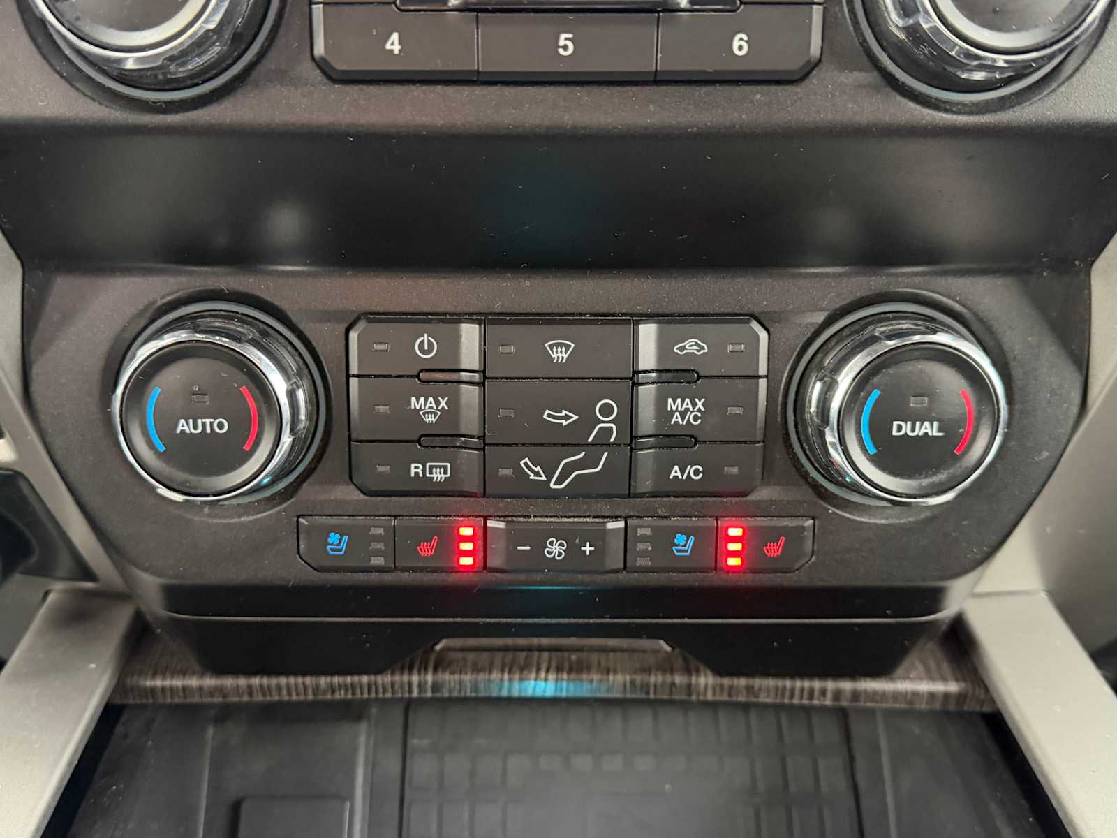 Thumbnail: 2021 Ford Econoline - 19