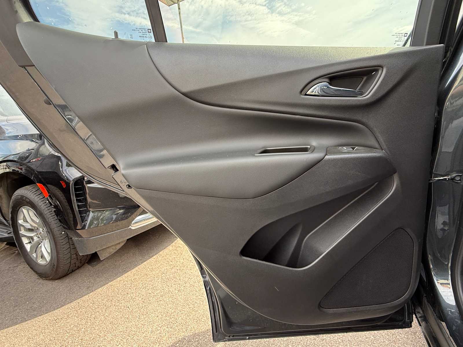 Thumbnail: 2023 Chevrolet Equinox - 21