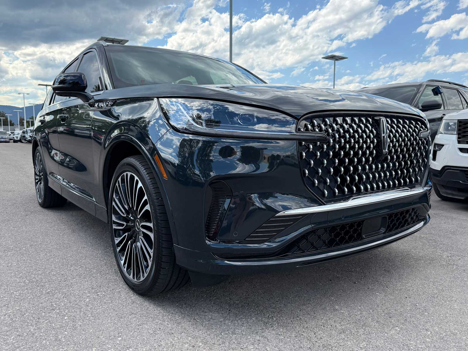 2025 Lincoln Aviator Black Label photo 4