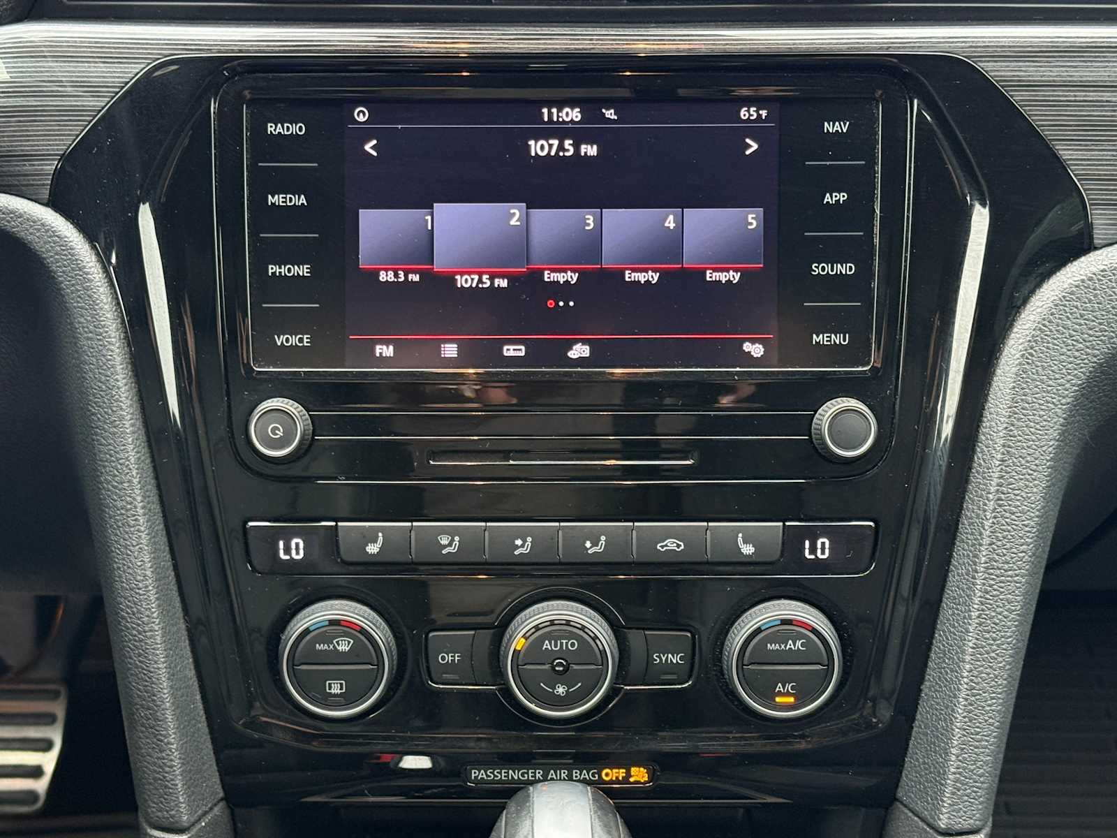 Thumbnail: 2021 Volkswagen Passat - 15