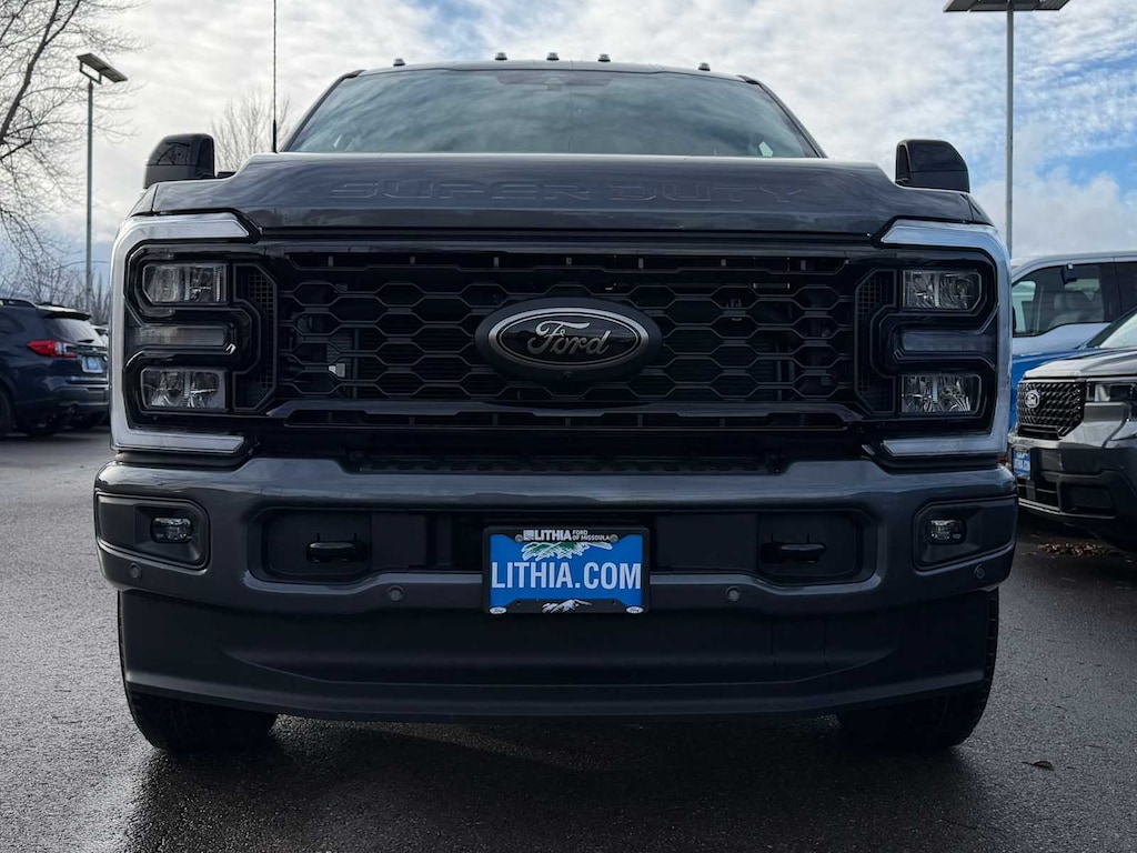 New 2026 Ford F-350 Lariat Truck Crew Cab