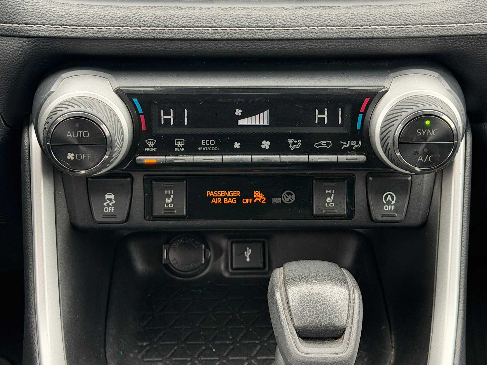 Thumbnail: 2021 Toyota RAV4 - 18