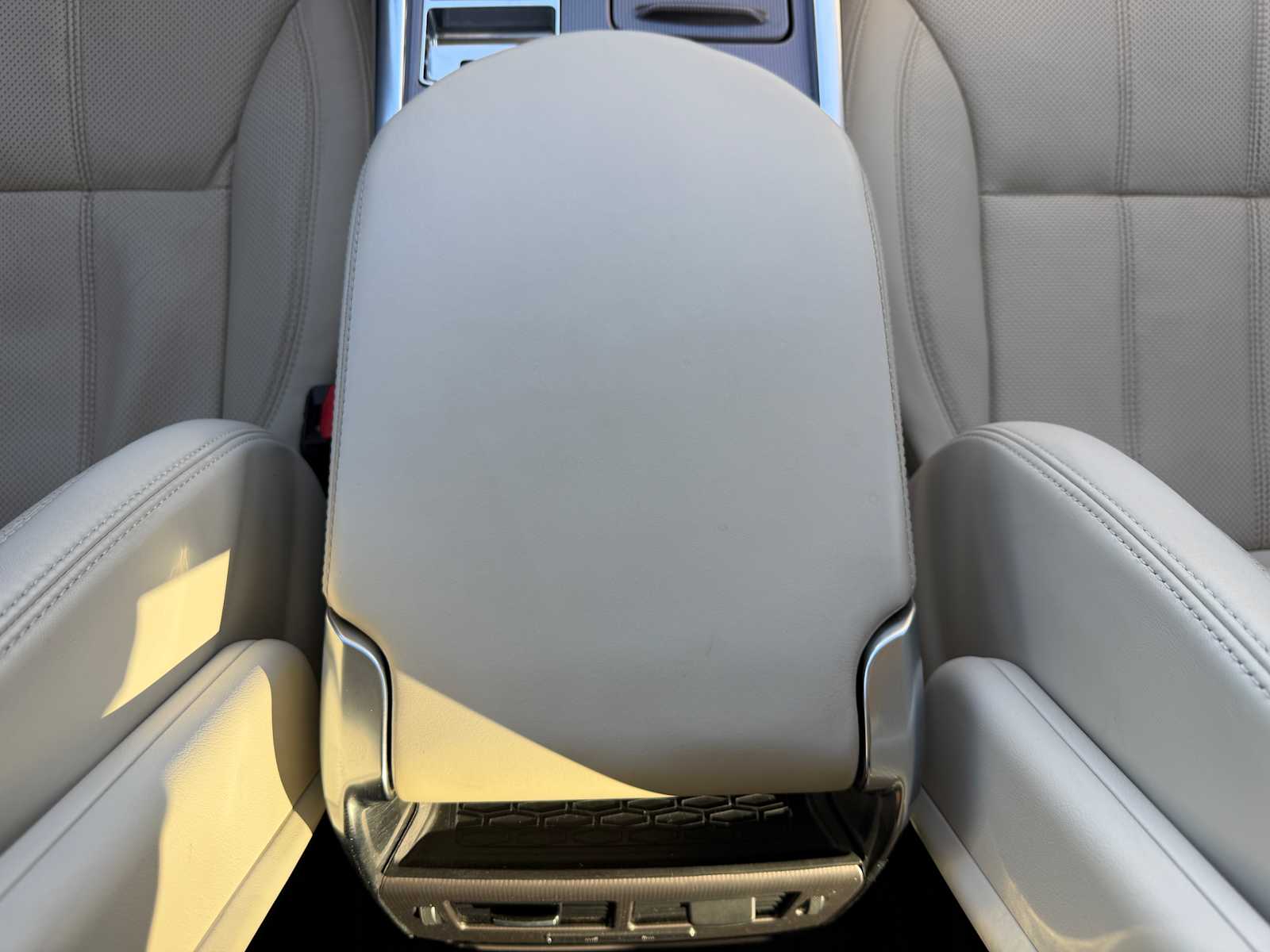 Thumbnail: 2017 Land Rover Range Rover Sport - 20