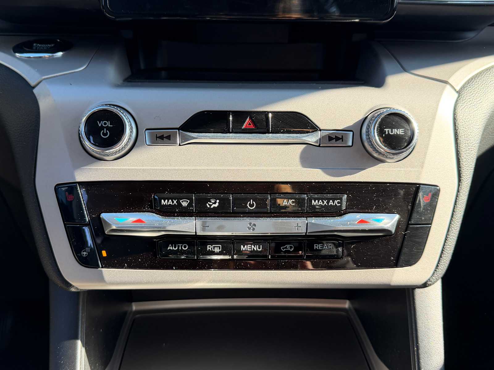 Thumbnail: 2024 Ford Explorer - 16