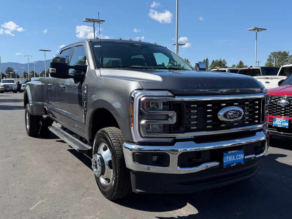 New 2026 Ford F-350 Lariat Truck Crew Cab