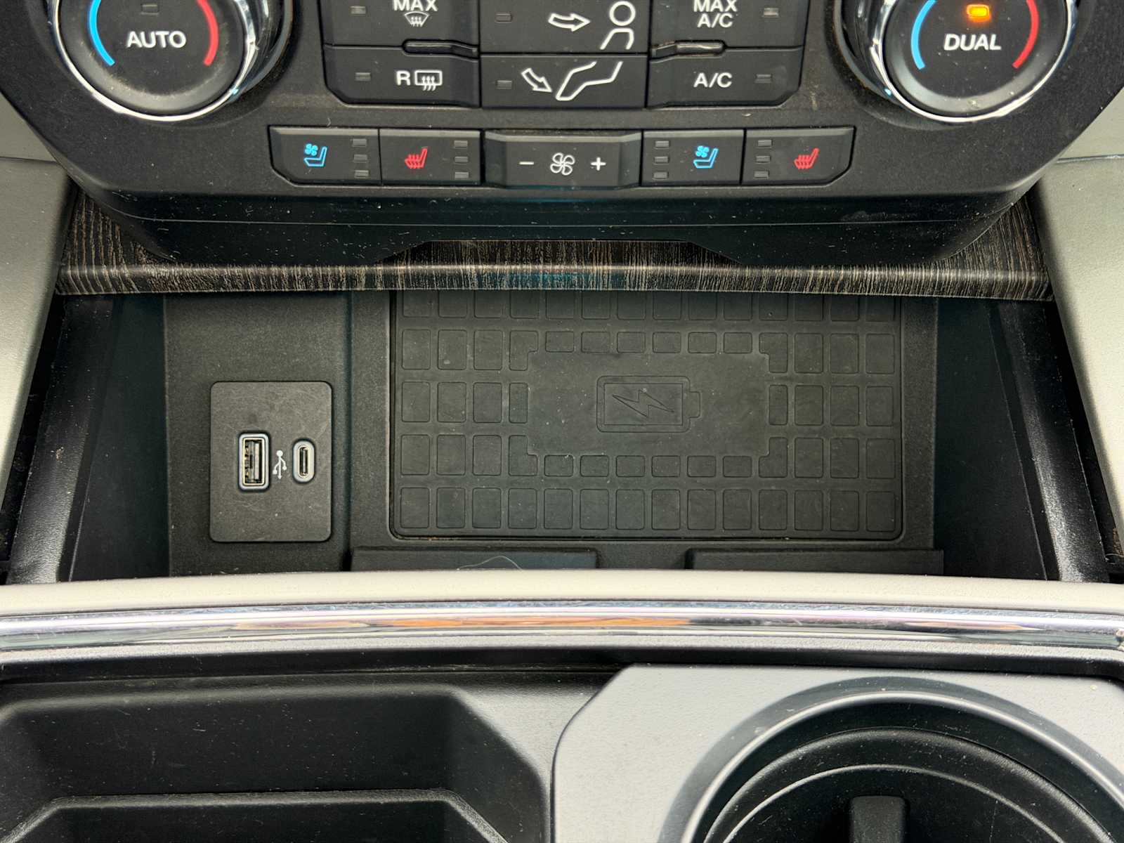 Thumbnail: 2020 Ford Econoline - 20