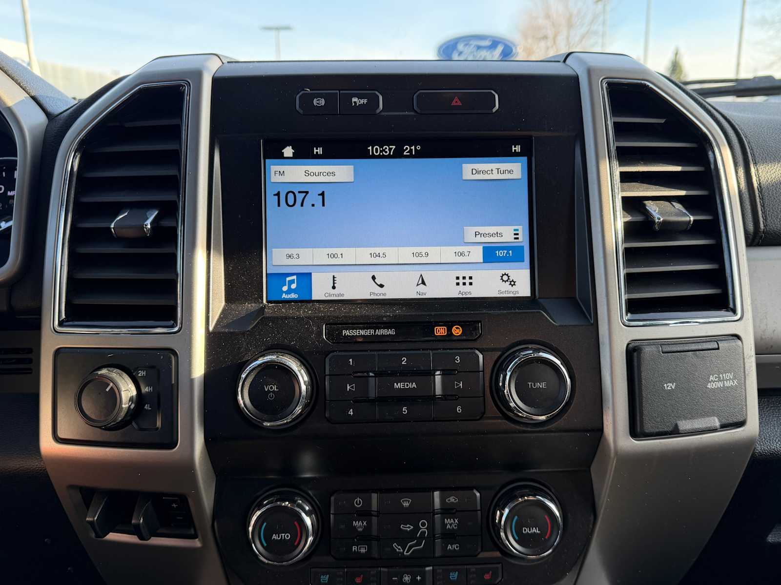 Thumbnail: 2019 Ford Econoline - 17