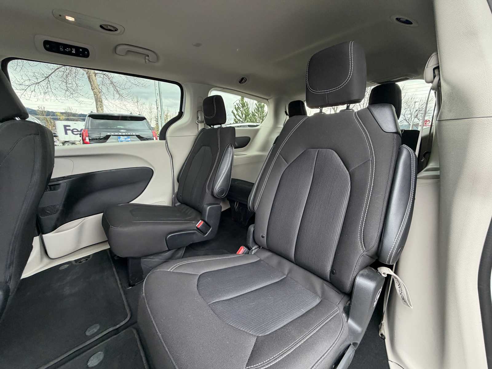 Thumbnail: 2023 Chrysler Voyager - 22