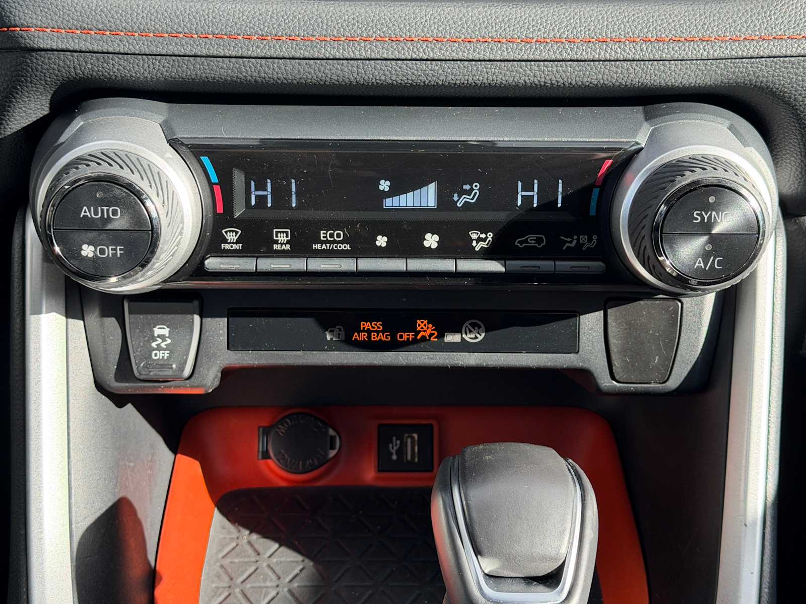 Thumbnail: 2024 Toyota RAV4 - 16