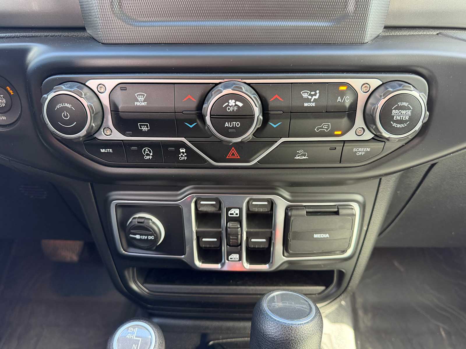 2021 Jeep Gladiator Overland - Photo 11