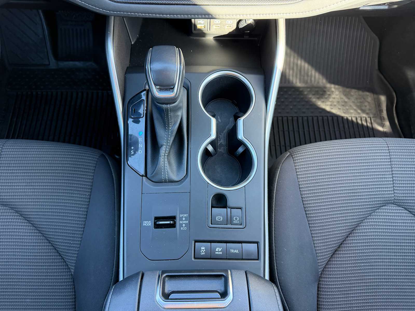 Thumbnail: 2022 Toyota Highlander - 18