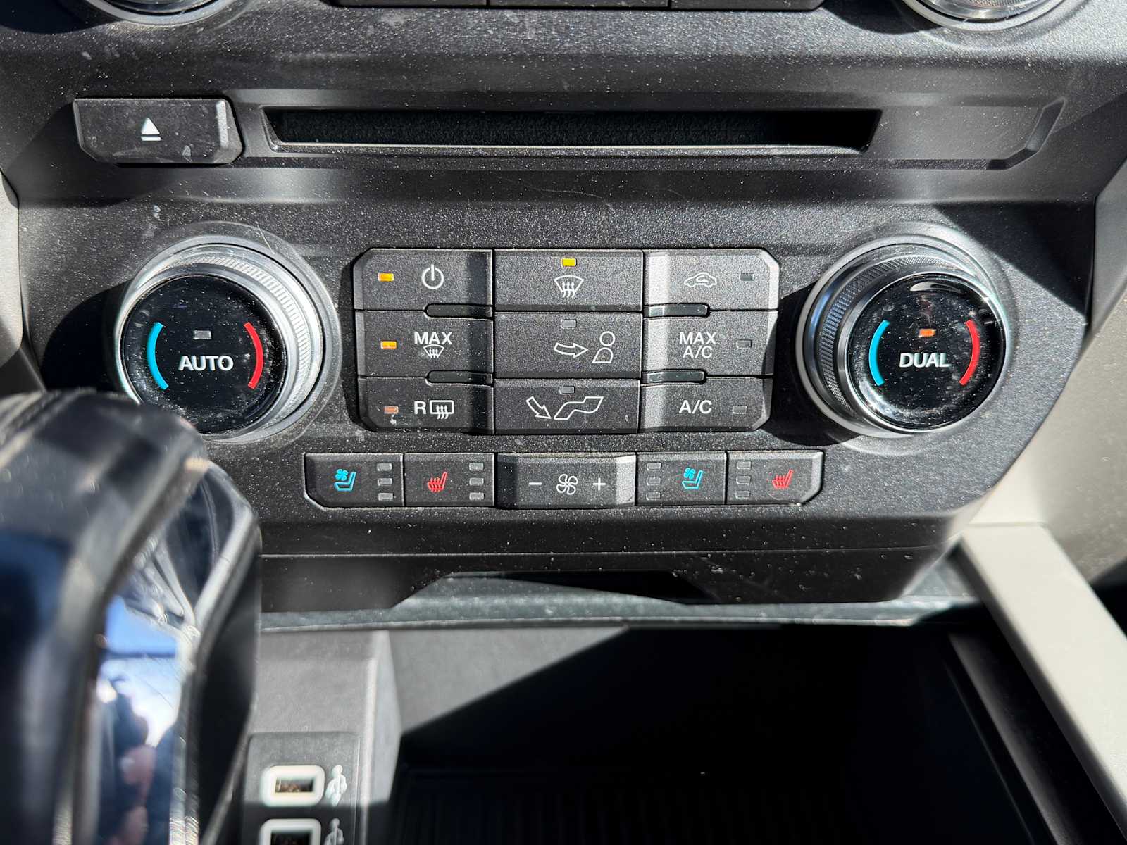 Thumbnail: 2018 Ford F-150 - 21