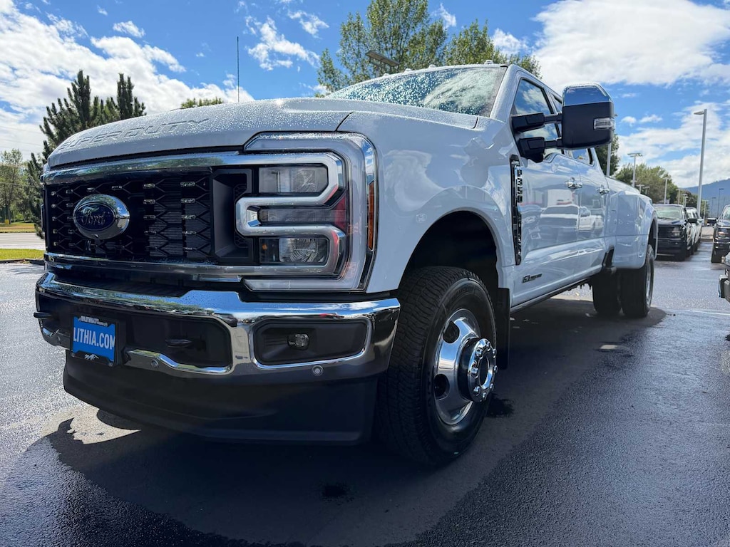 New 2026 Ford F-350 Lariat Truck Crew Cab