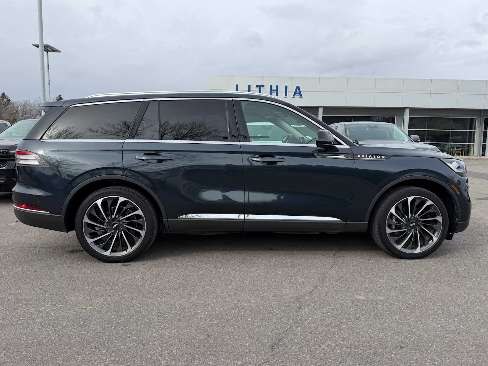 Thumbnail: 2022 Lincoln Aviator - 6