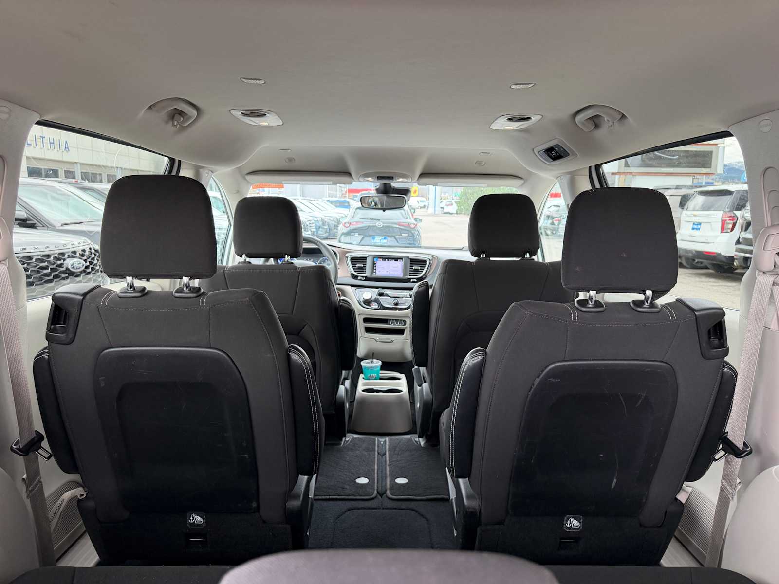 Thumbnail: 2023 Chrysler Voyager - 25