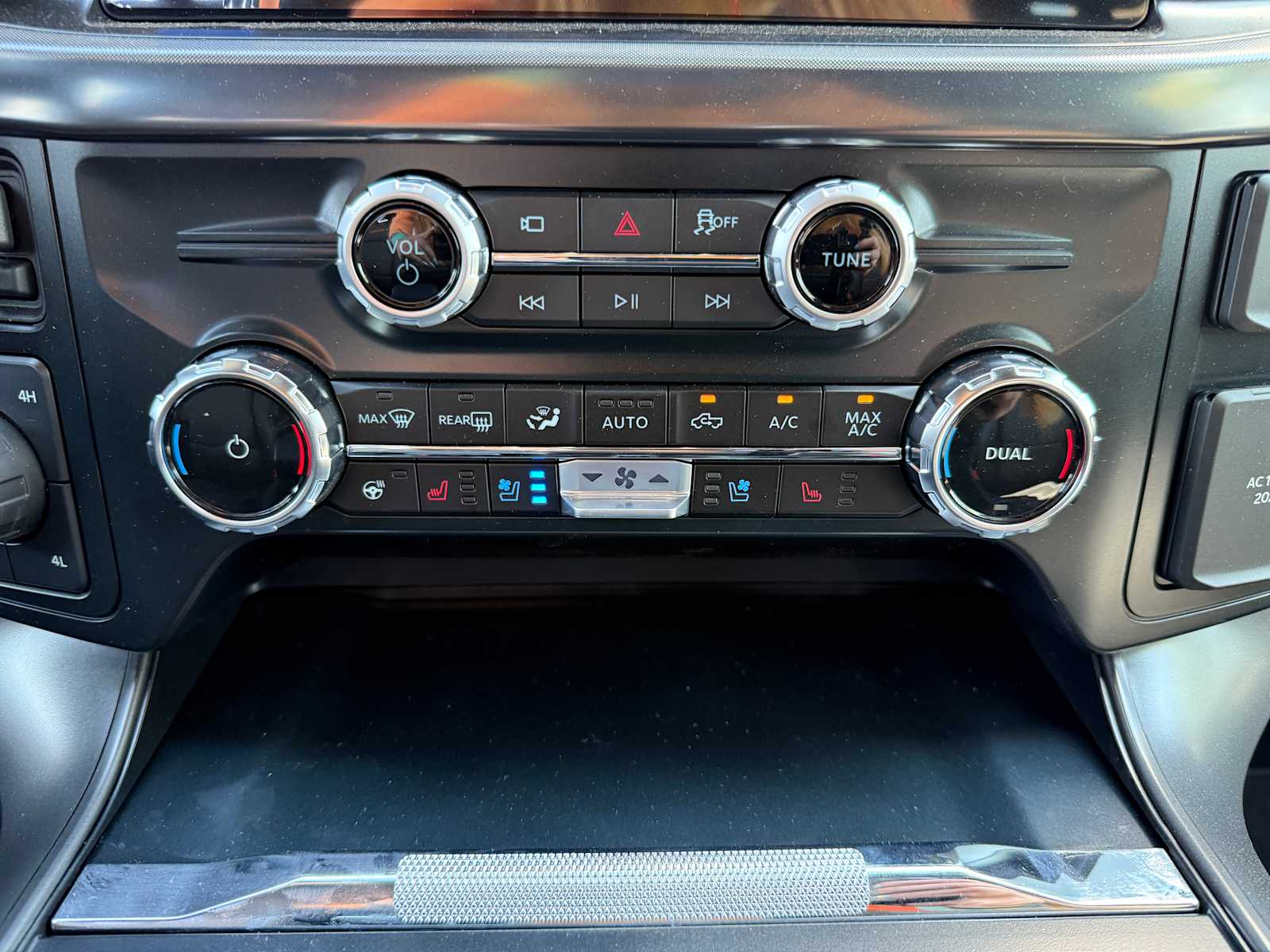 Thumbnail: 2025 Ford F-150 - 19