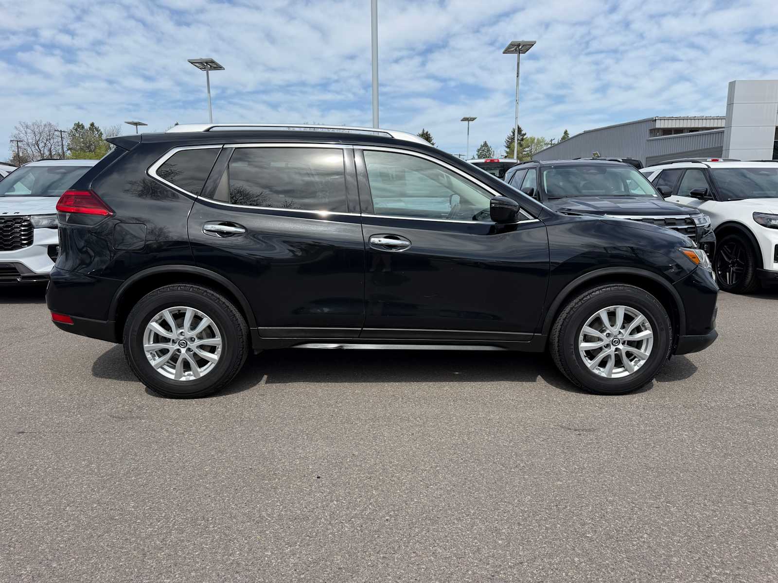 Thumbnail: 2017 Nissan Rogue - 6