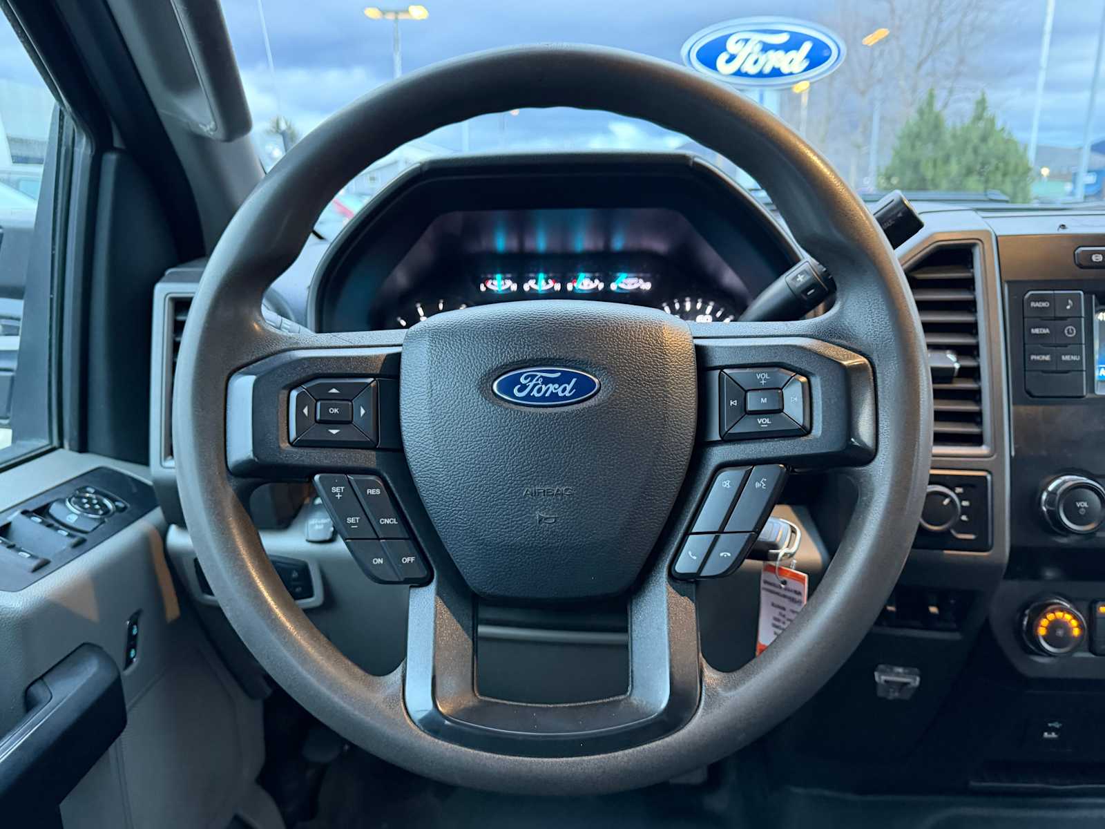 Thumbnail: 2019 Ford Econoline - 15