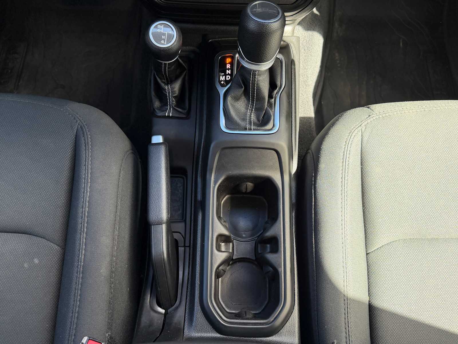 2021 Jeep Gladiator Overland - Photo 12