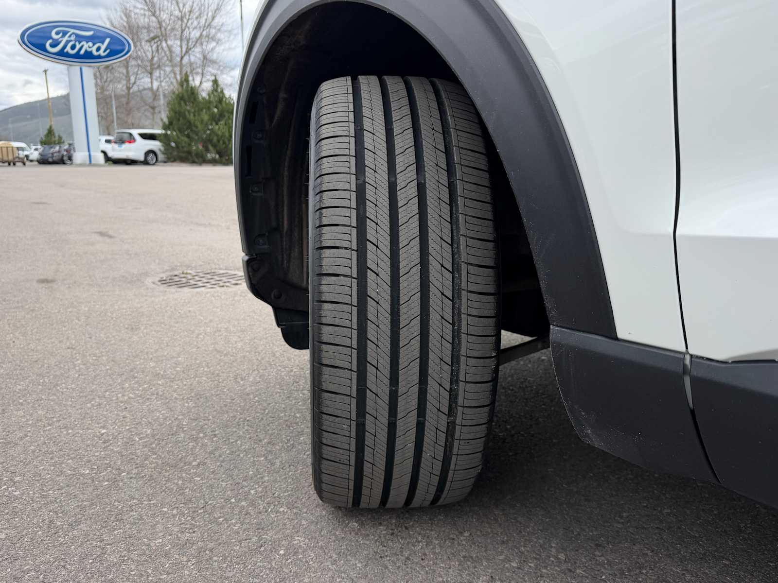 Thumbnail: 2024 Ford Explorer - 32