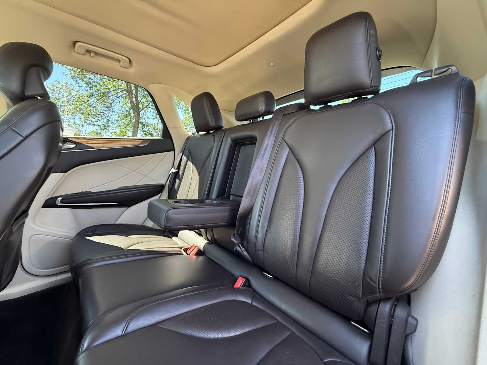 Thumbnail: 2016 Lincoln MKC - 26
