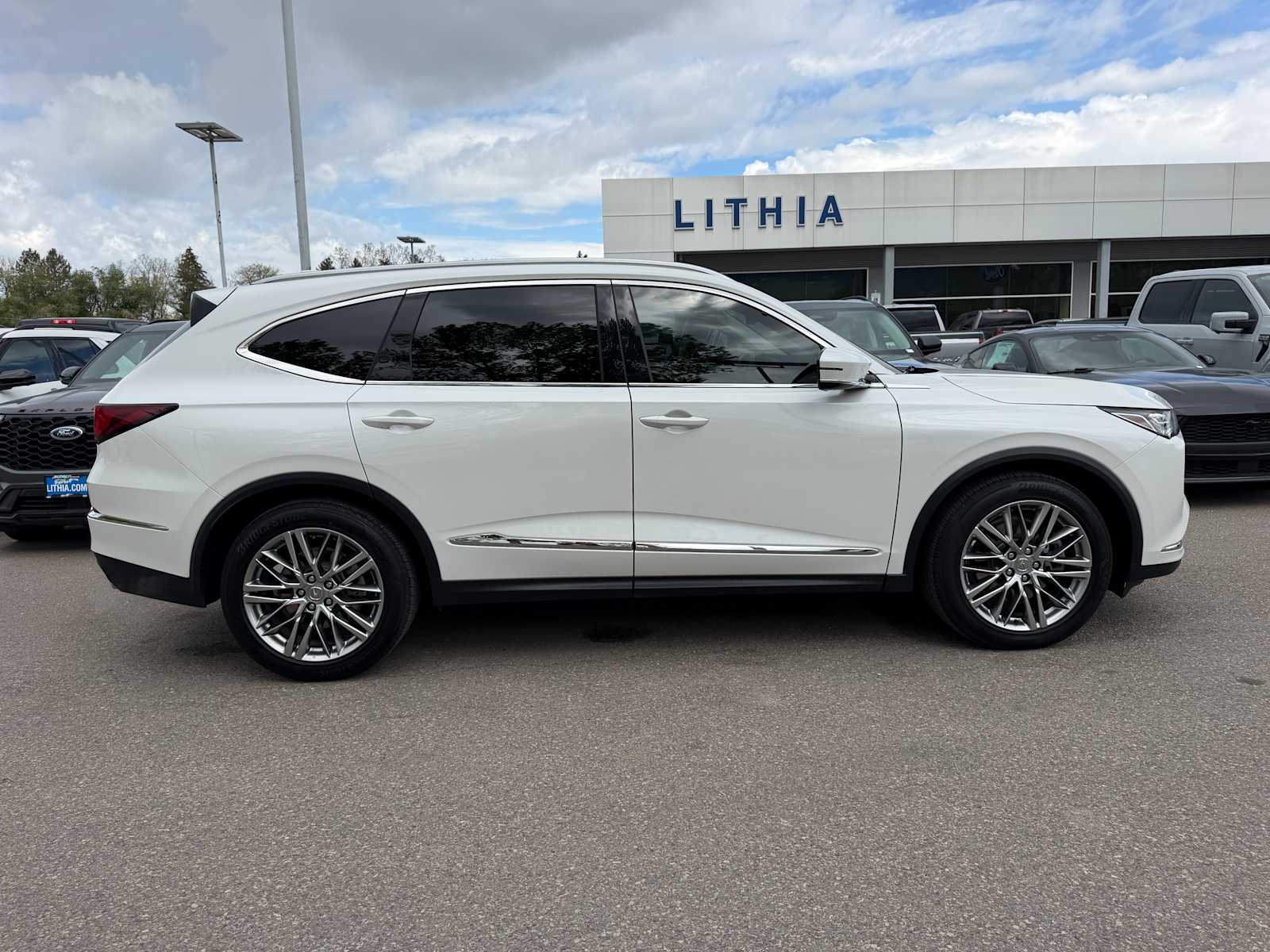 Thumbnail: 2023 Acura MDX - 6