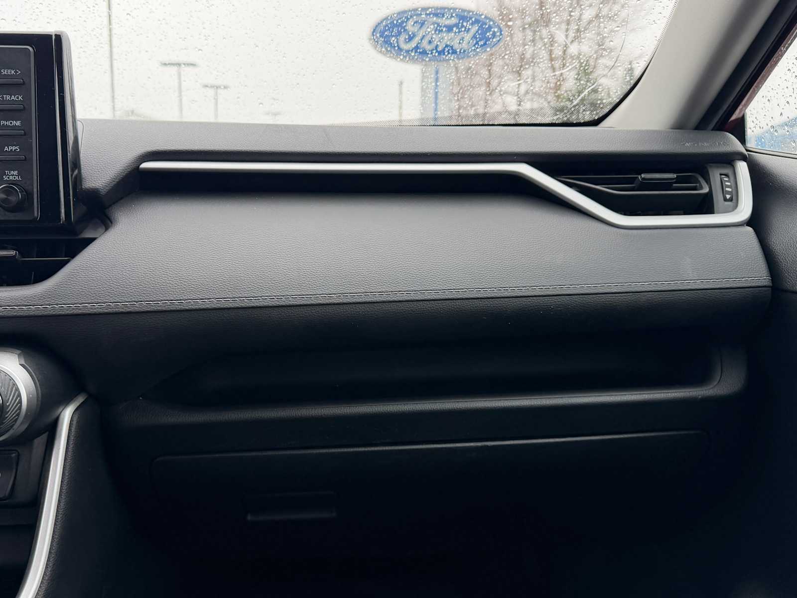 Thumbnail: 2021 Toyota RAV4 - 25