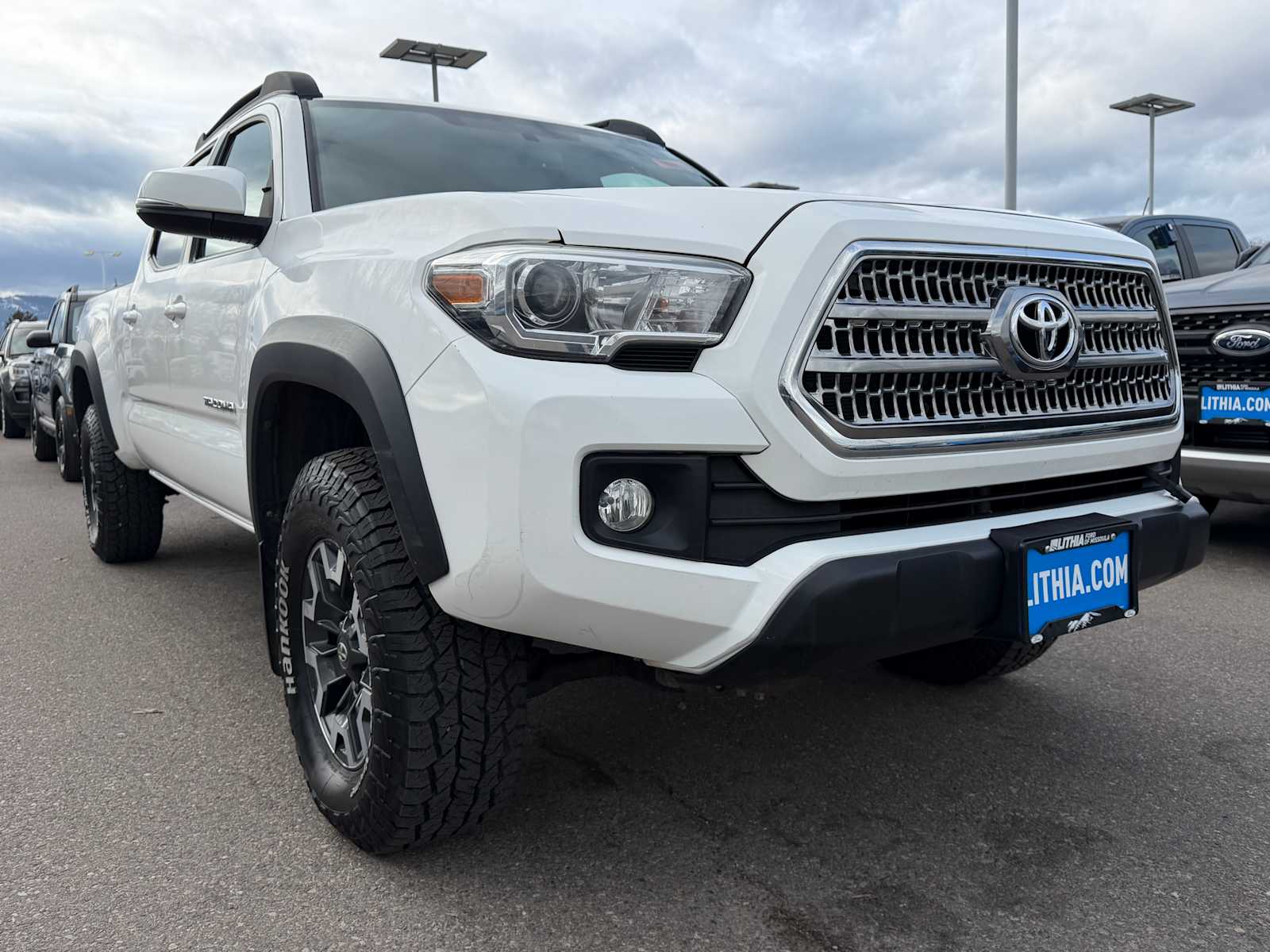 Thumbnail: 2017 Toyota Tacoma - 4