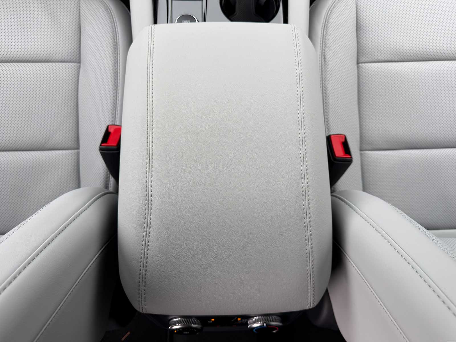 Thumbnail: 2026 Ford Explorer - 21