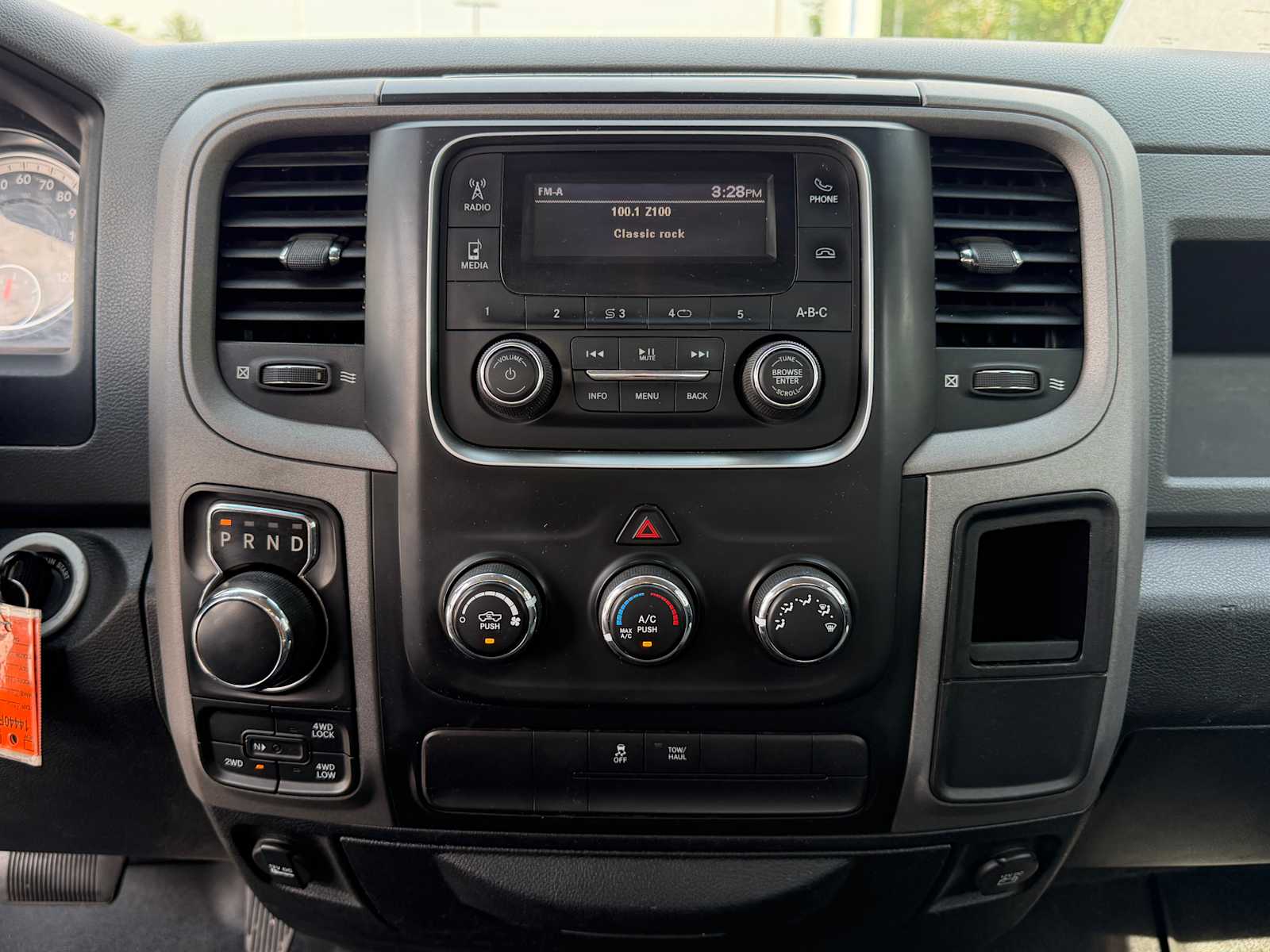 2016 RAM Ram 1500 Pickup Tradesman - Photo 16
