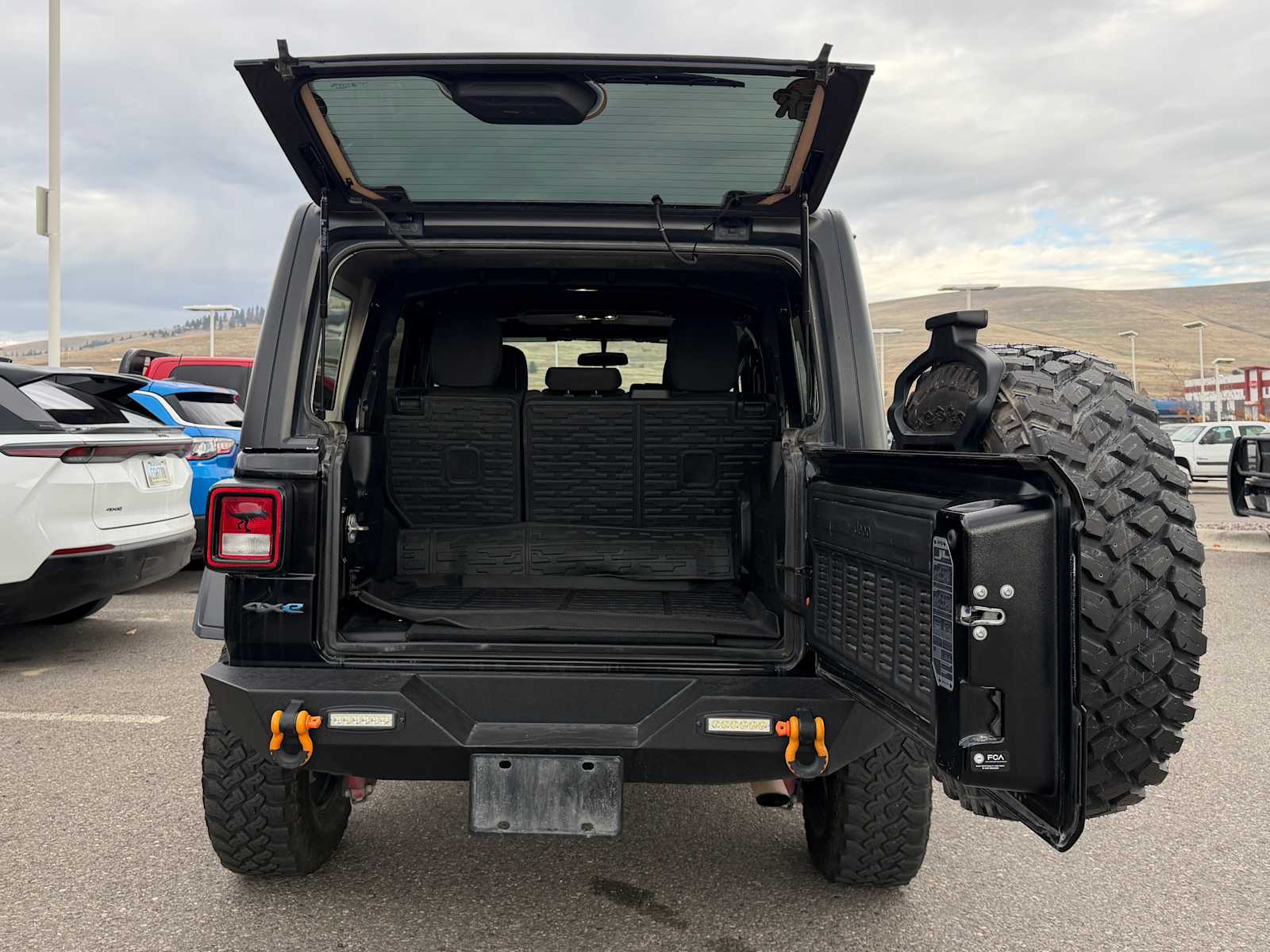 Thumbnail: 2023 Jeep Wrangler - 9