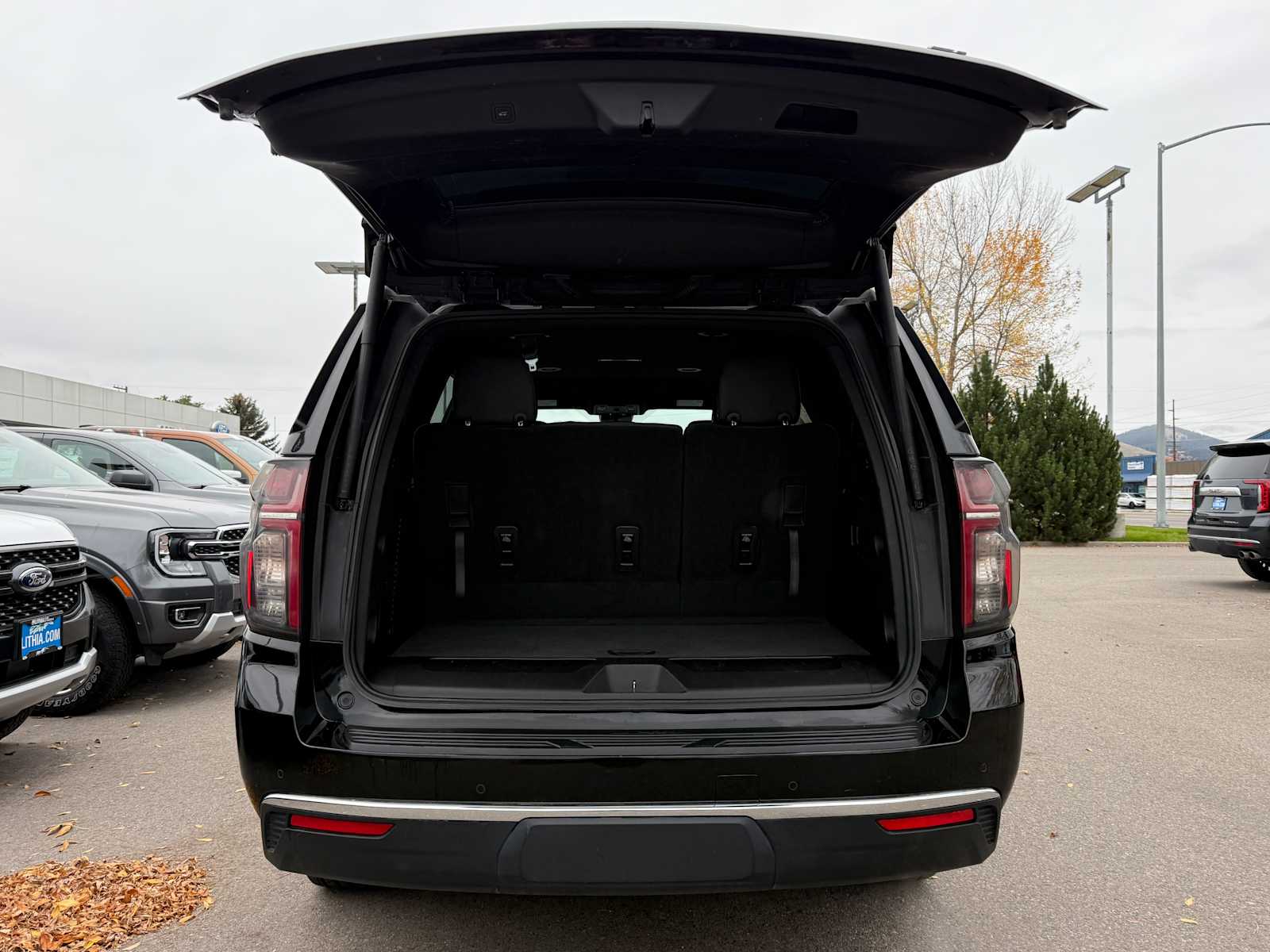 Thumbnail: 2023 Chevrolet Tahoe - 9