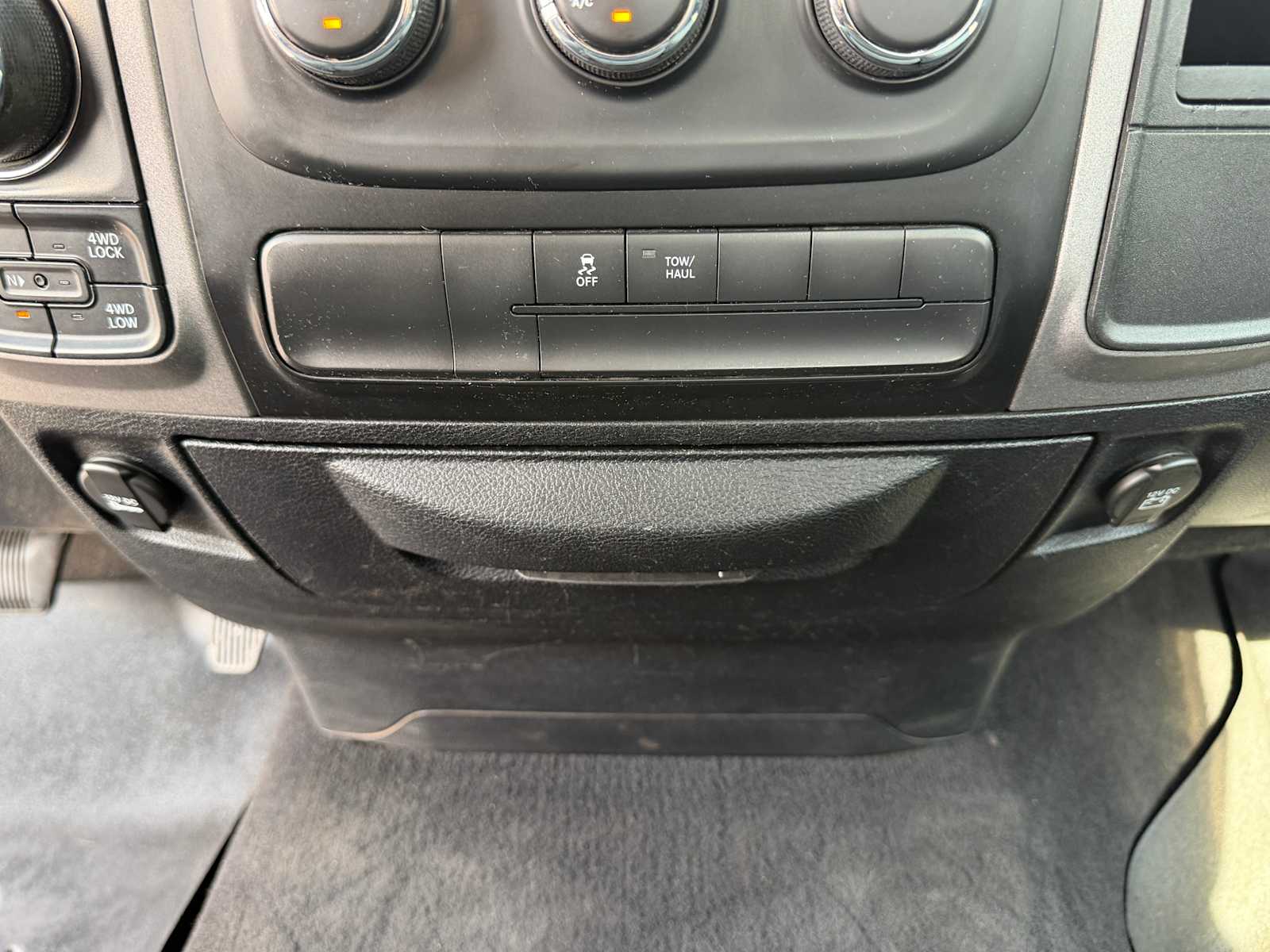 2016 RAM Ram 1500 Pickup Tradesman - Photo 17